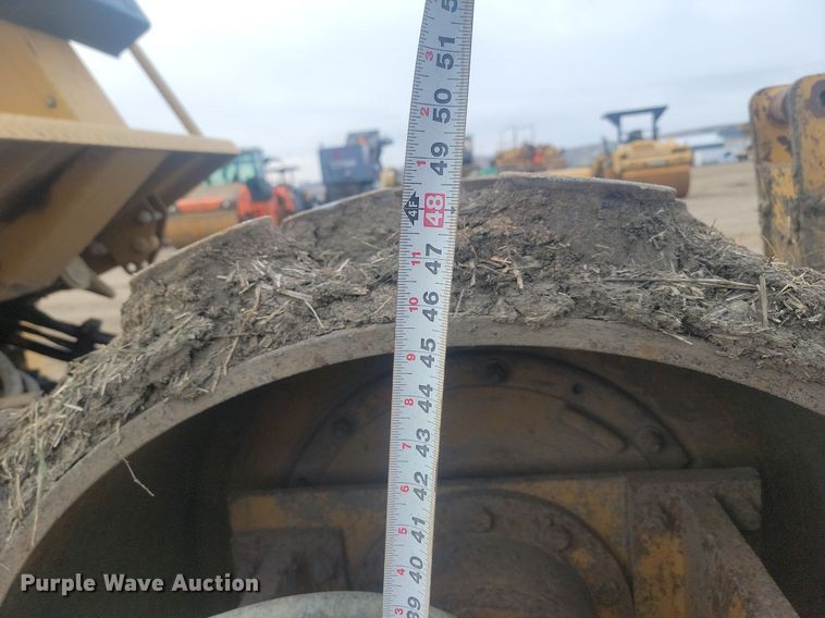 image for item JG9617 1998 Caterpillar CP-433C  single drum vibratory roller