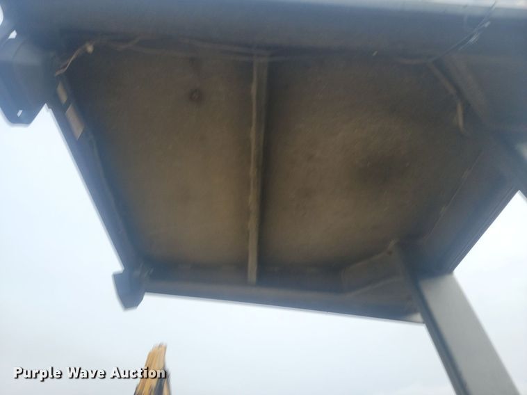 image for item JG9617 1998 Caterpillar CP-433C  single drum vibratory roller