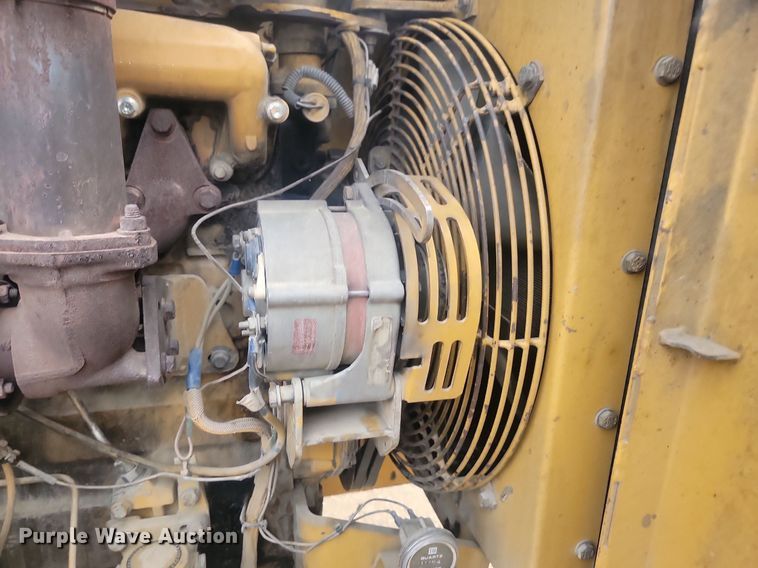 image for item JG9617 1998 Caterpillar CP-433C  single drum vibratory roller