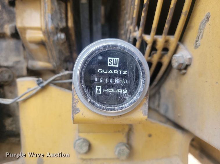 image for item JG9617 1998 Caterpillar CP-433C  single drum vibratory roller