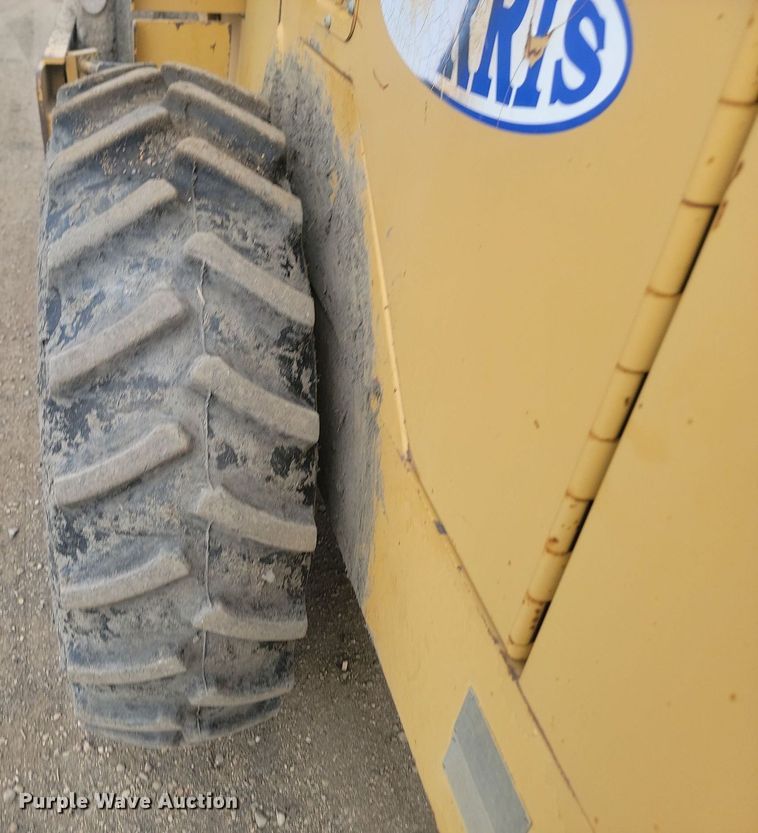 image for item JG9617 1998 Caterpillar CP-433C  single drum vibratory roller