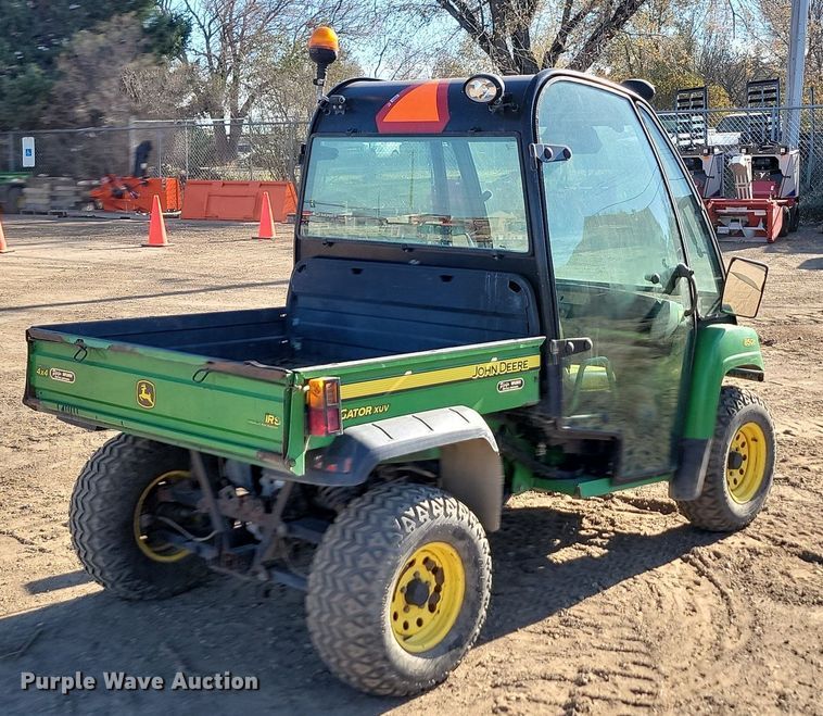 image for item JG9619 John Deere Gator XUV 850D  utility vehicle