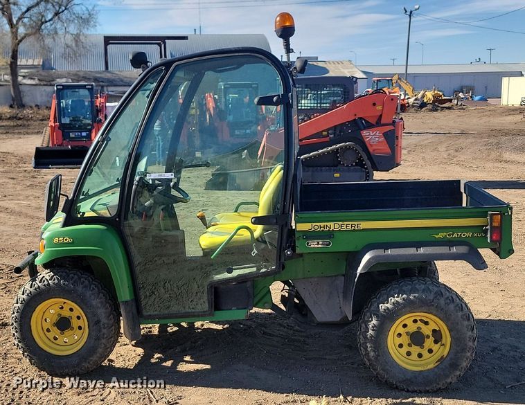 image for item JG9619 John Deere Gator XUV 850D  utility vehicle