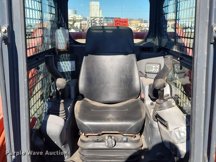 image for item JG9621 Kubota SVL 75-2  tracked skid steer loader