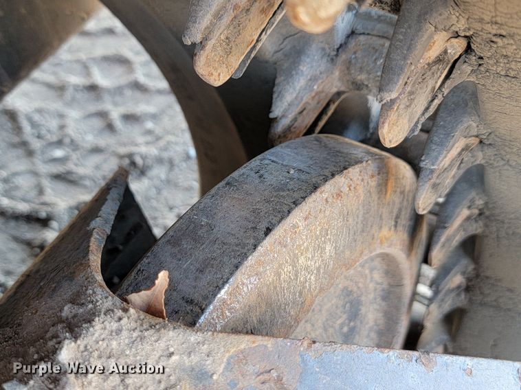 image for item JG9621 Kubota SVL 75-2  tracked skid steer loader