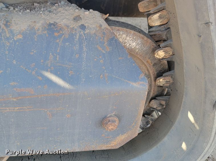 image for item JG9621 Kubota SVL 75-2  tracked skid steer loader