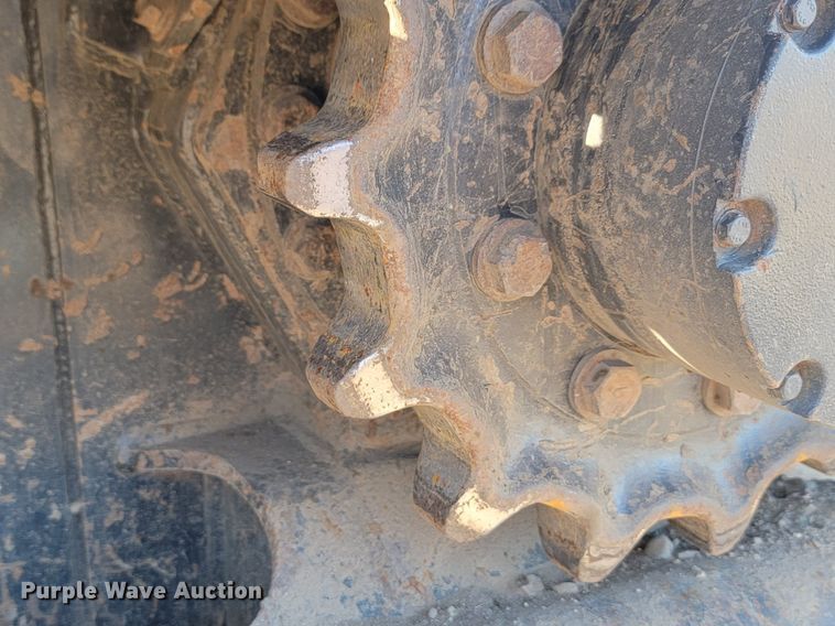 image for item JG9621 Kubota SVL 75-2  tracked skid steer loader