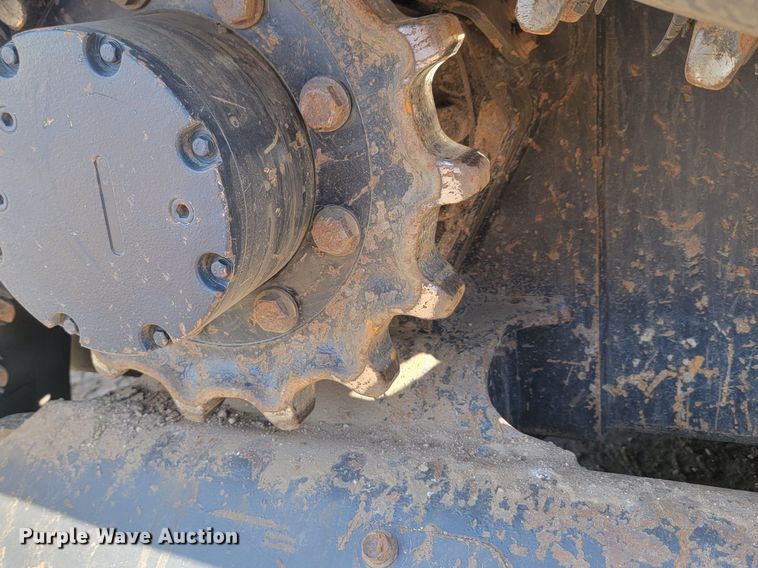 image for item JG9621 Kubota SVL 75-2  tracked skid steer loader