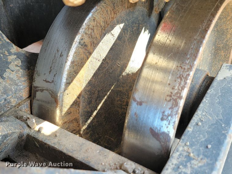 image for item JG9621 Kubota SVL 75-2  tracked skid steer loader