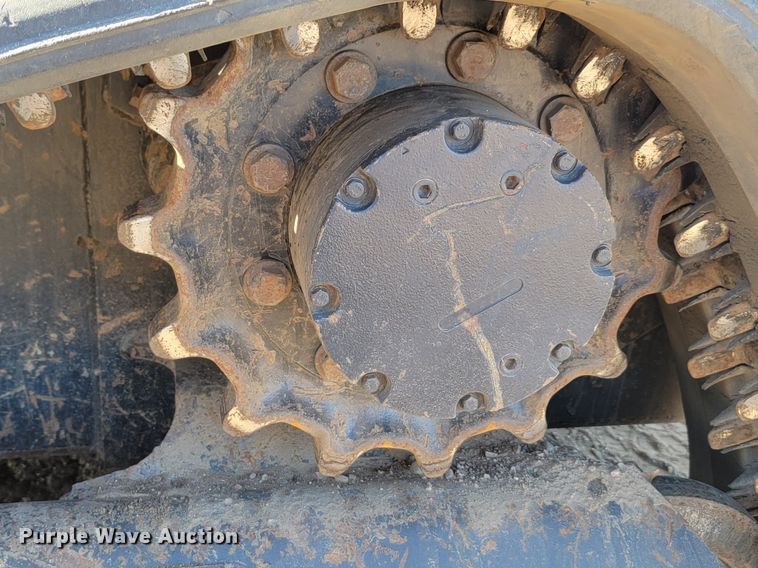 image for item JG9621 Kubota SVL 75-2  tracked skid steer loader