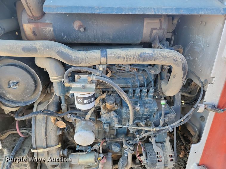 image for item JG9622 2005 Bobcat T300  tracked skid steer loader