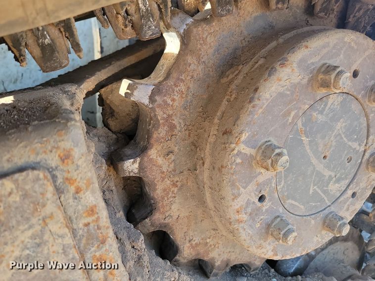 image for item JG9622 2005 Bobcat T300  tracked skid steer loader