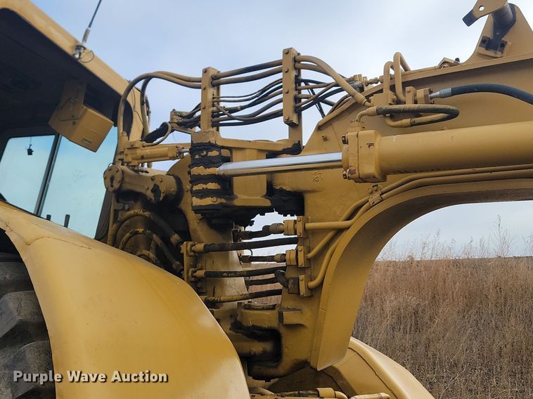 image for item JG9623 1983 Caterpillar 627B  conventional scraper