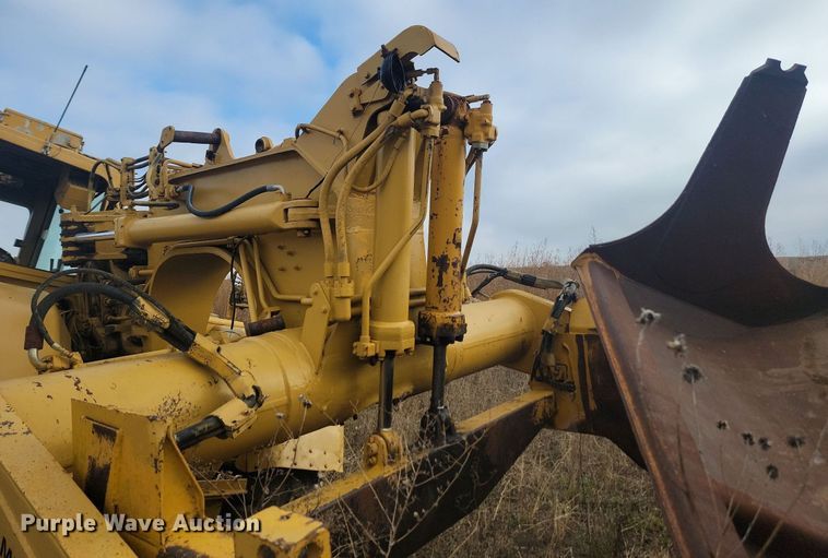 image for item JG9623 1983 Caterpillar 627B  conventional scraper