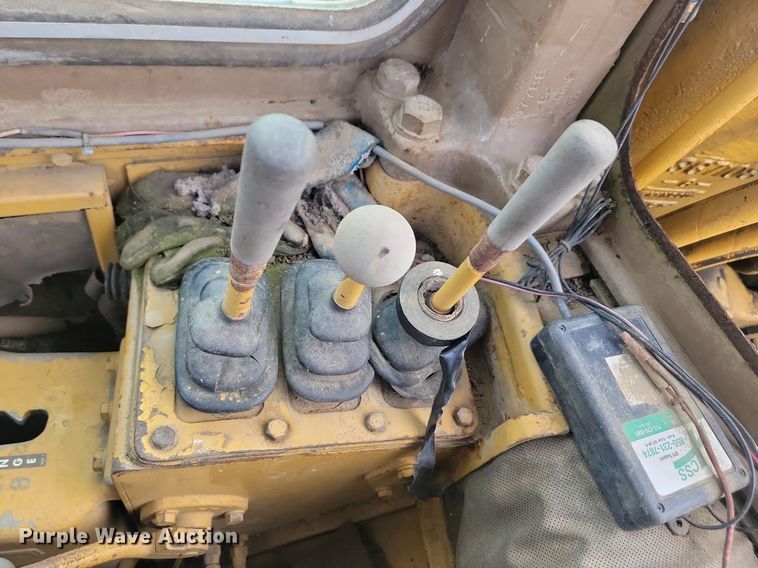 image for item JG9623 1983 Caterpillar 627B  conventional scraper