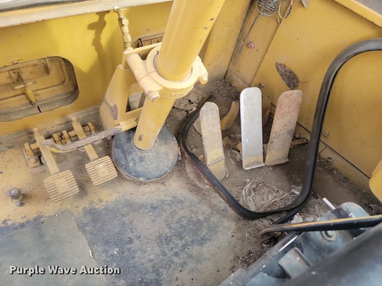 image for item JG9623 1983 Caterpillar 627B  conventional scraper