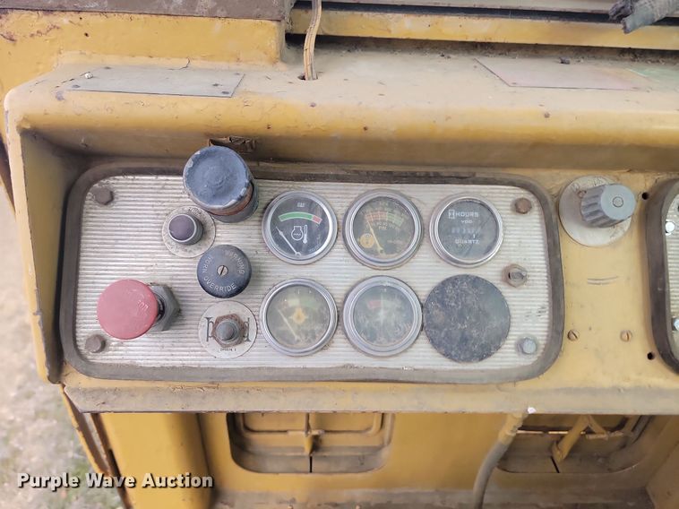 image for item JG9623 1983 Caterpillar 627B  conventional scraper