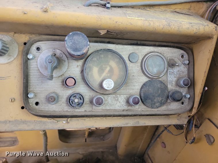 image for item JG9623 1983 Caterpillar 627B  conventional scraper