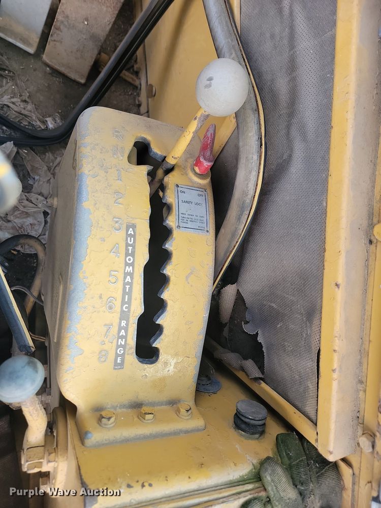 image for item JG9623 1983 Caterpillar 627B  conventional scraper