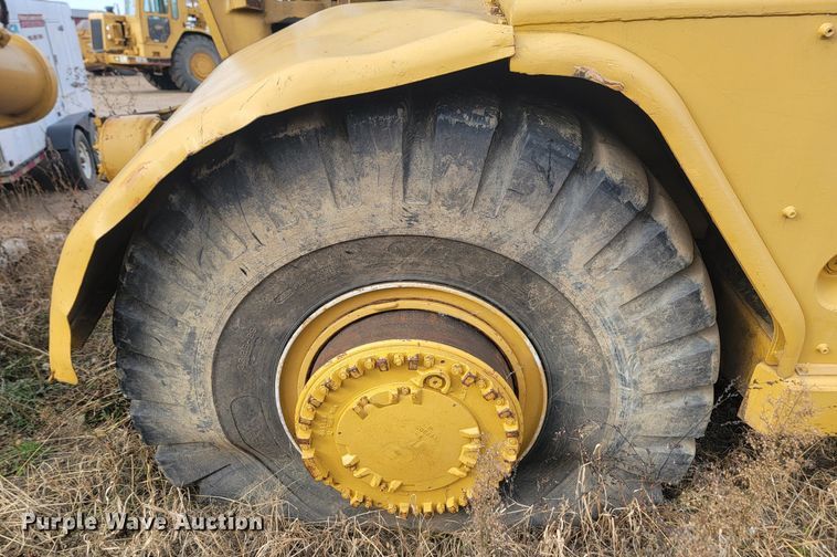 image for item JG9623 1983 Caterpillar 627B  conventional scraper