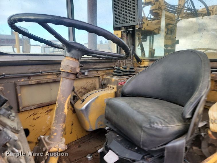 image for item JG9625 1982 Caterpillar 627B  conventional scraper