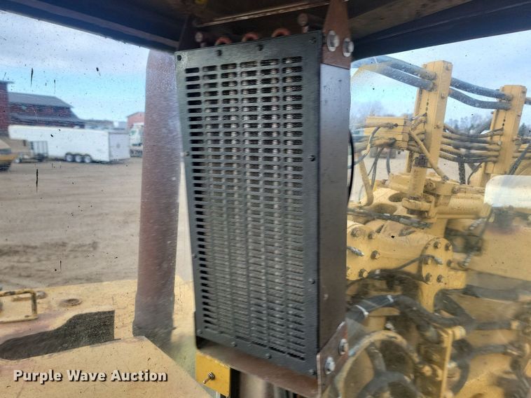 image for item JG9625 1982 Caterpillar 627B  conventional scraper