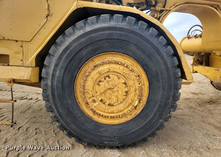 image for item JG9625 1982 Caterpillar 627B  conventional scraper