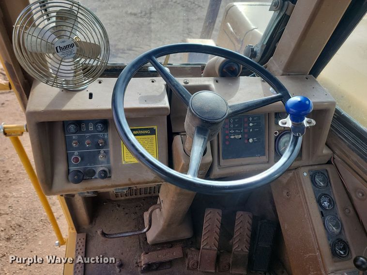 image for item JG9626 1989 Caterpillar 627E  conventional scraper