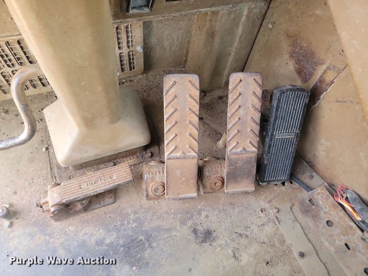 image for item JG9626 1989 Caterpillar 627E  conventional scraper