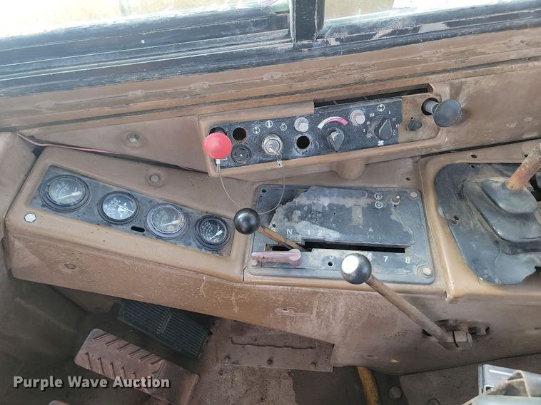 image for item JG9626 1989 Caterpillar 627E  conventional scraper