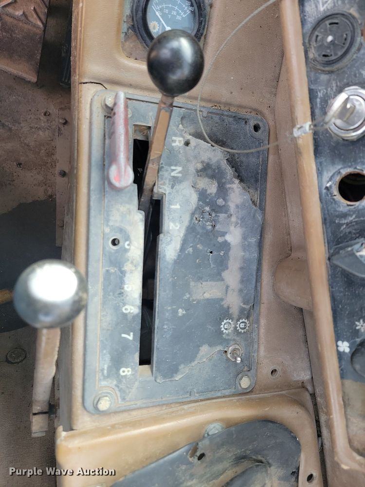 image for item JG9626 1989 Caterpillar 627E  conventional scraper