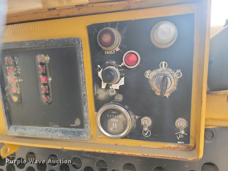 image for item JG9626 1989 Caterpillar 627E  conventional scraper