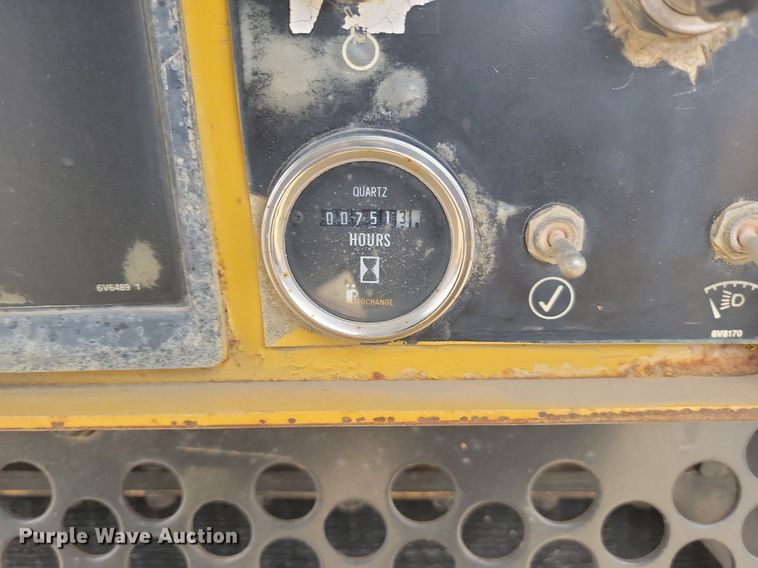 image for item JG9626 1989 Caterpillar 627E  conventional scraper