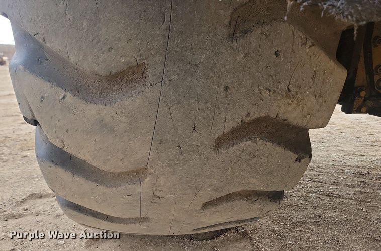 image for item JG9626 1989 Caterpillar 627E  conventional scraper