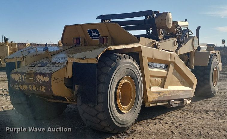 image for item JG9627 1995 John Deere 862B  elevating scraper