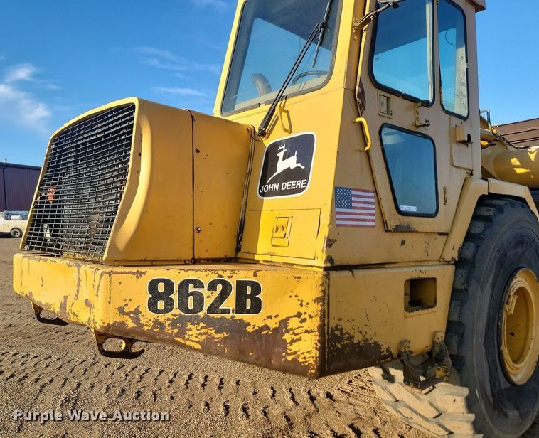 image for item JG9627 1995 John Deere 862B  elevating scraper