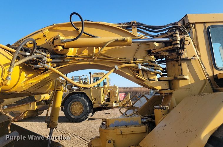 image for item JG9627 1995 John Deere 862B  elevating scraper