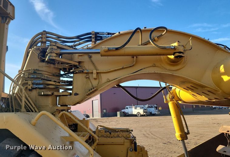 image for item JG9627 1995 John Deere 862B  elevating scraper