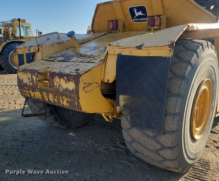 image for item JG9627 1995 John Deere 862B  elevating scraper