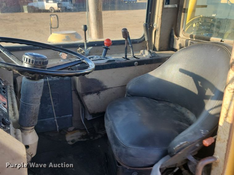 image for item JG9627 1995 John Deere 862B  elevating scraper