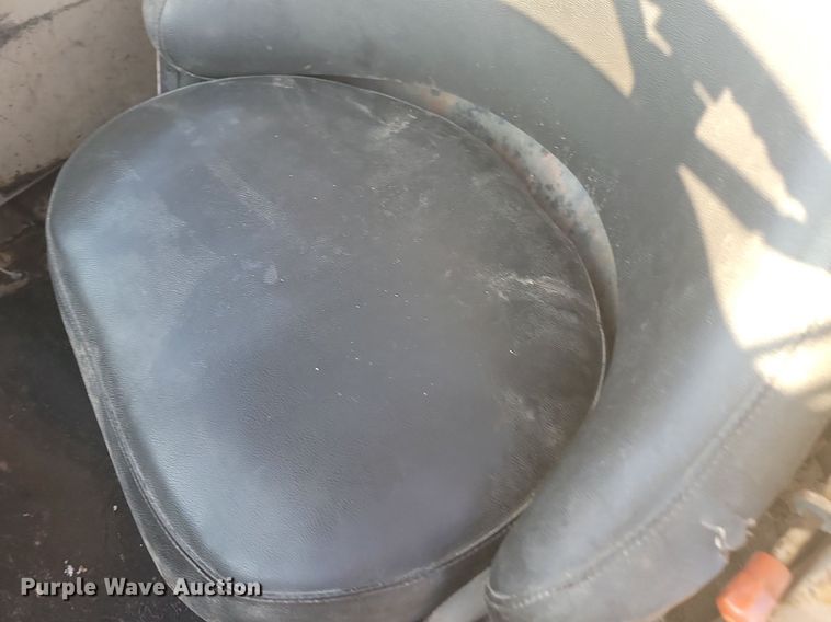 image for item JG9627 1995 John Deere 862B  elevating scraper