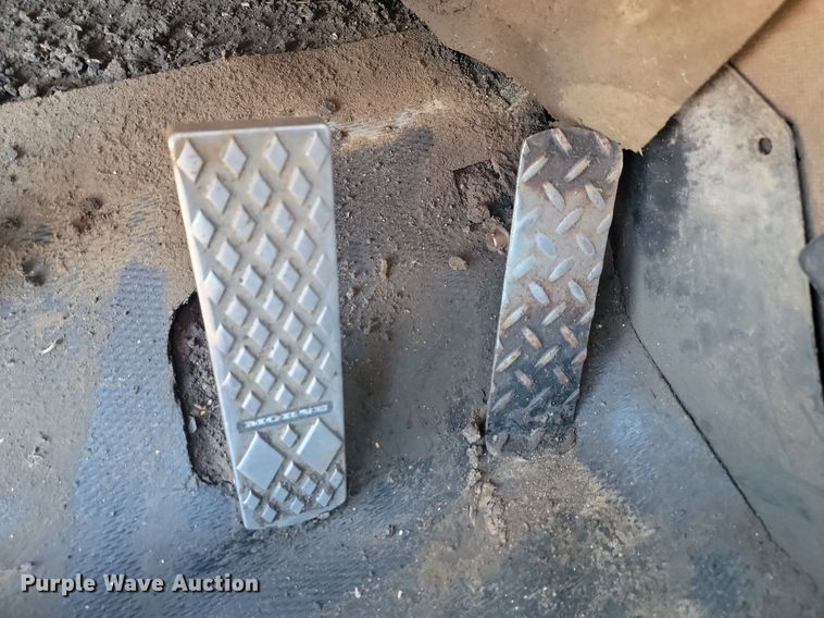 image for item JG9627 1995 John Deere 862B  elevating scraper