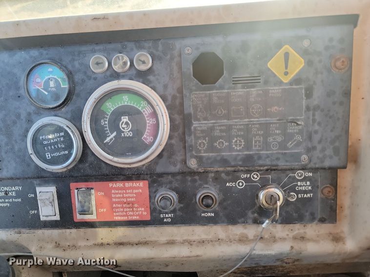 image for item JG9627 1995 John Deere 862B  elevating scraper