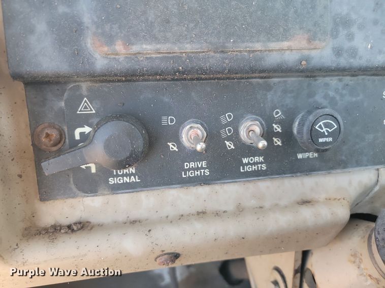 image for item JG9627 1995 John Deere 862B  elevating scraper