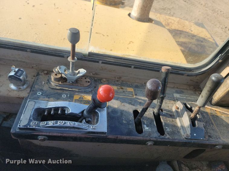 image for item JG9627 1995 John Deere 862B  elevating scraper