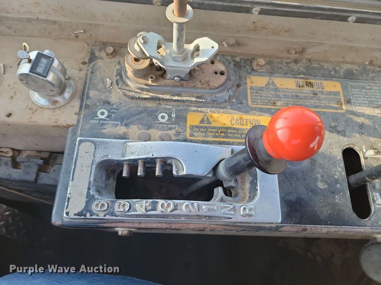 image for item JG9627 1995 John Deere 862B  elevating scraper