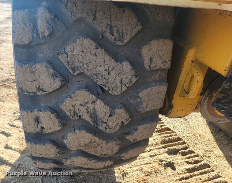 image for item JG9627 1995 John Deere 862B  elevating scraper