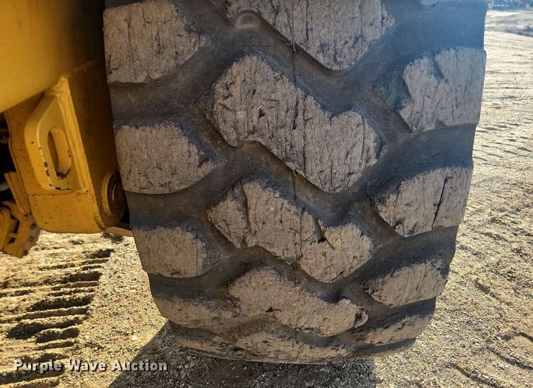 image for item JG9627 1995 John Deere 862B  elevating scraper