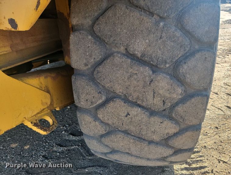 image for item JG9627 1995 John Deere 862B  elevating scraper