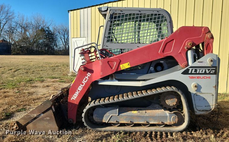 image for item JG9636 2017 Takeuchi TL10V2  skid steer loader